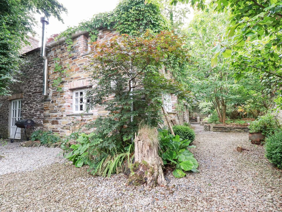 Cottage | Property grounds