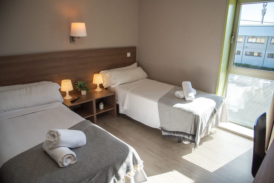 Basic Twin Room, 2 Twin Beds | Desk, soundproofing, free WiFi, bed sheets