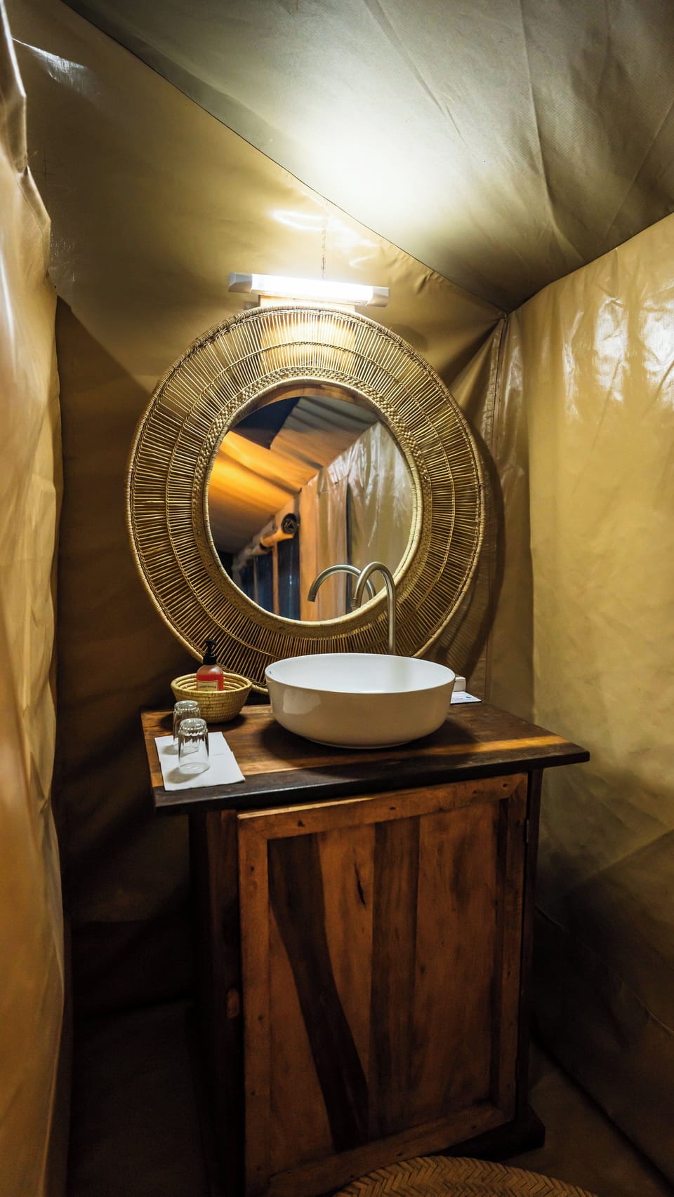Comfort Double Room | Bathroom | Towels, soap, shampoo, toilet paper