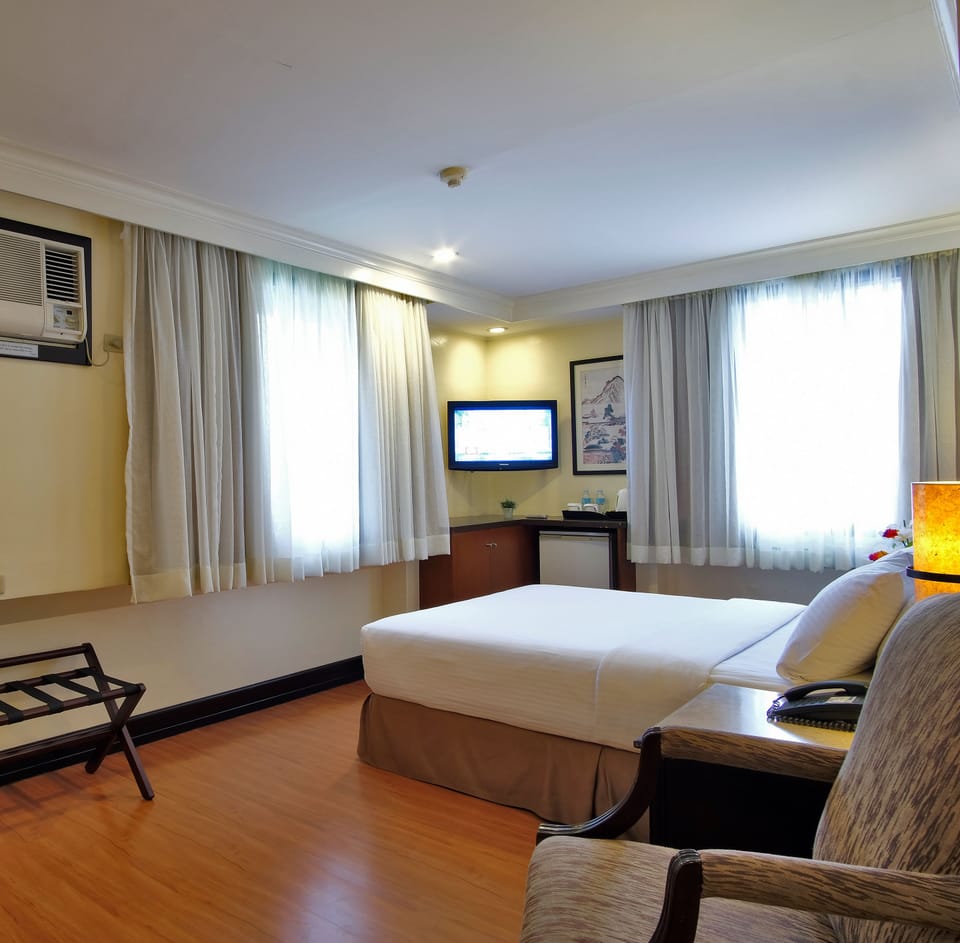Premium De Luxe  | Minibar, in-room safe, rollaway beds, free WiFi
