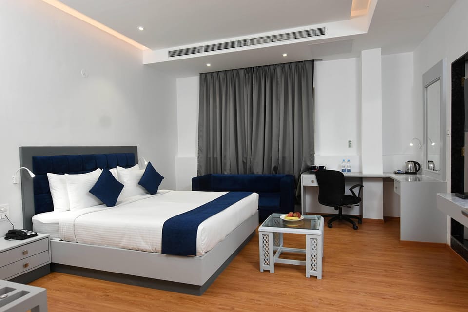 Deluxe Room | Premium bedding, Select Comfort beds, minibar, in-room safe