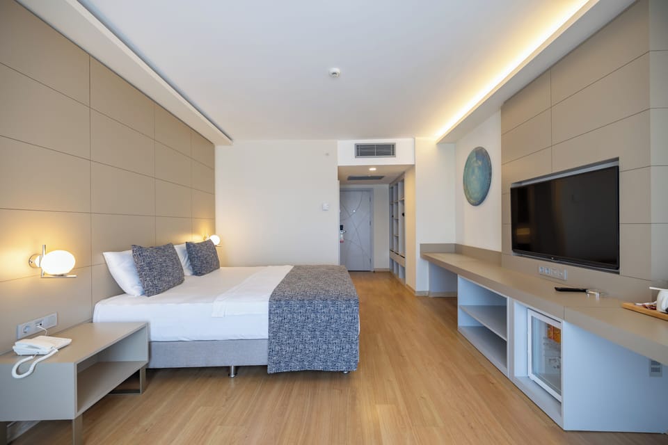 Minibar, in-room safe, soundproofing, free cribs/infant beds