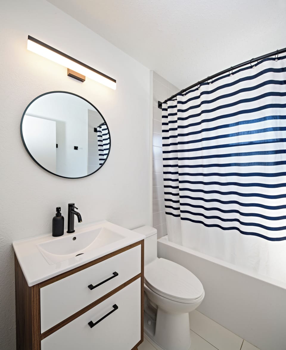 Kettle Valley Beach Resort Motel in Penticton