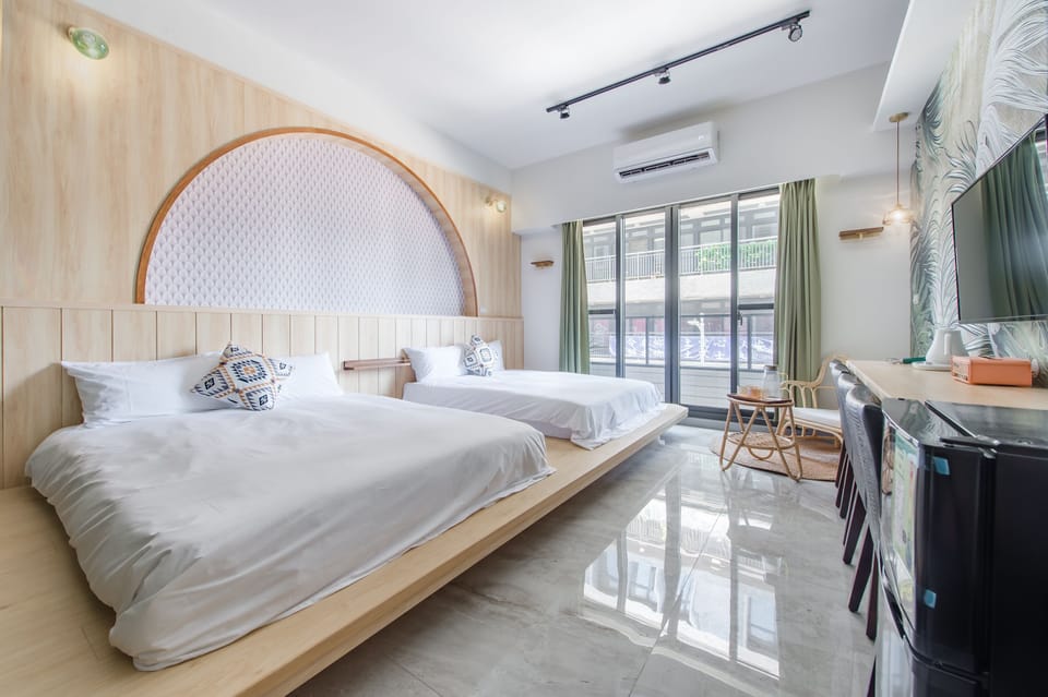 Japanese-Style Quadruple Room with Balcony | Free WiFi, bed sheets