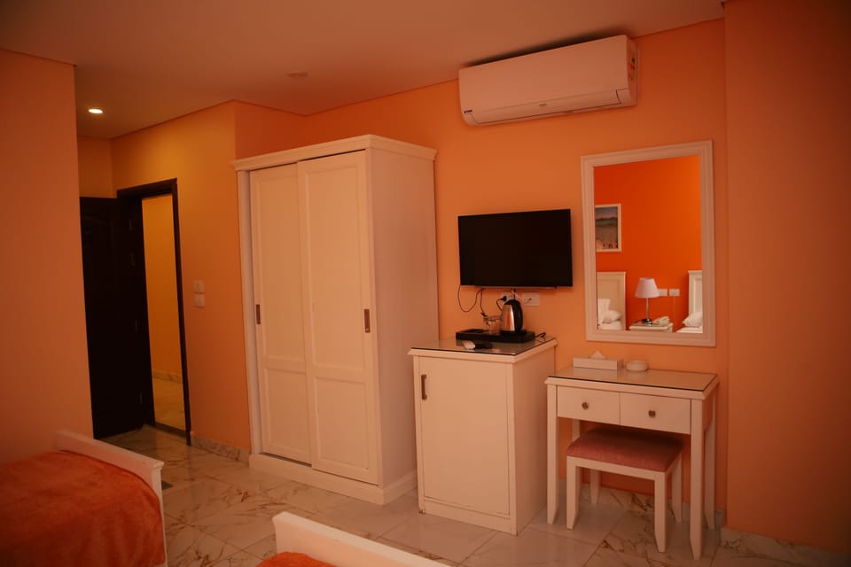 Design Double or Twin Room | Egyptian cotton sheets, premium bedding, minibar, individually decorated