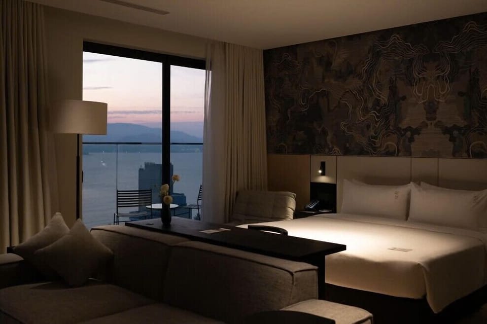 Senior Suite, Sea View | Minibar, in-room safe, desk, laptop workspace