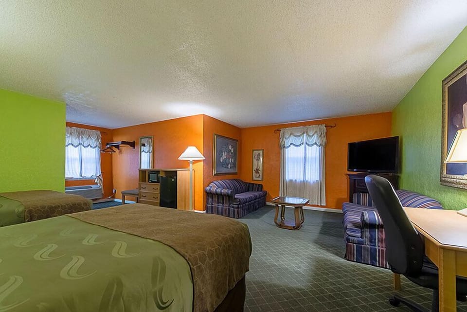 Desk, free WiFi, bed sheets