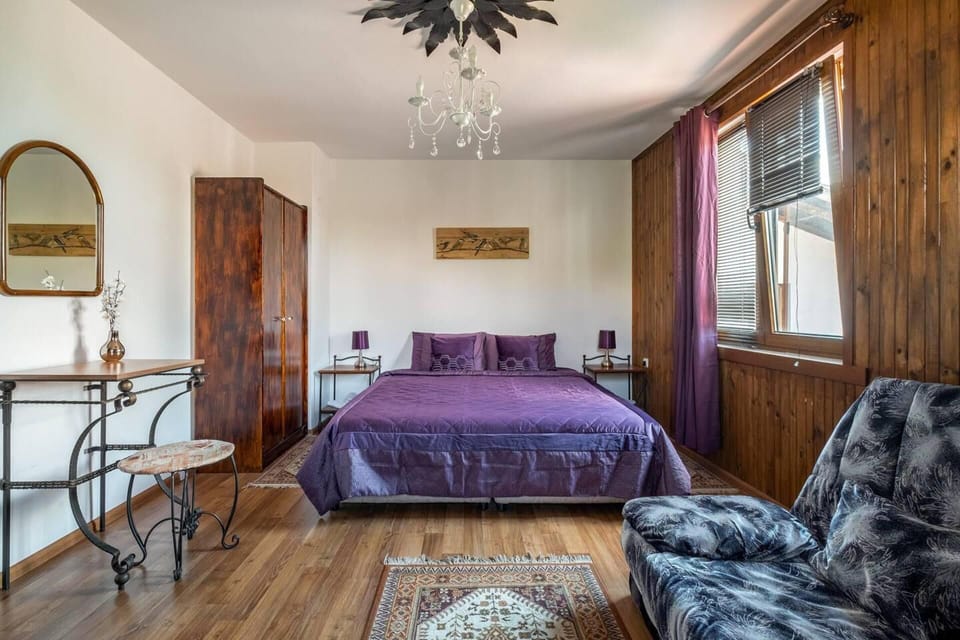 Lovely 5-bed Authentic House in the Arbanasi House in Veliko Tarnovo