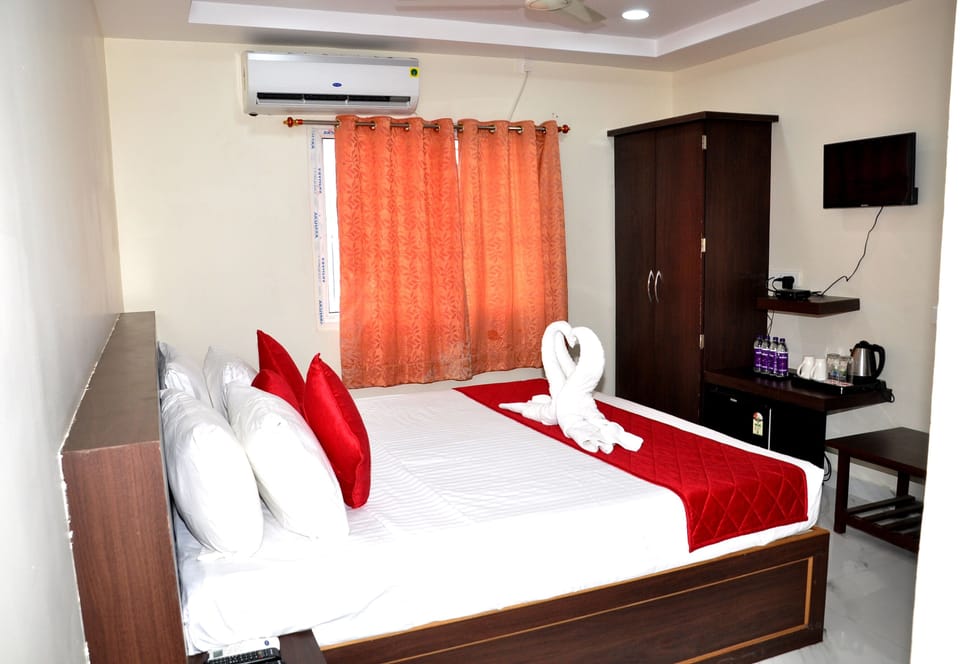 Deluxe Double Room | Egyptian cotton sheets, premium bedding, down comforters, pillowtop beds