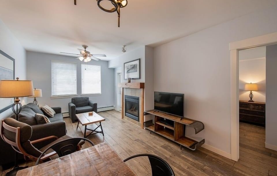 Condo, 1 Bedroom | Living room