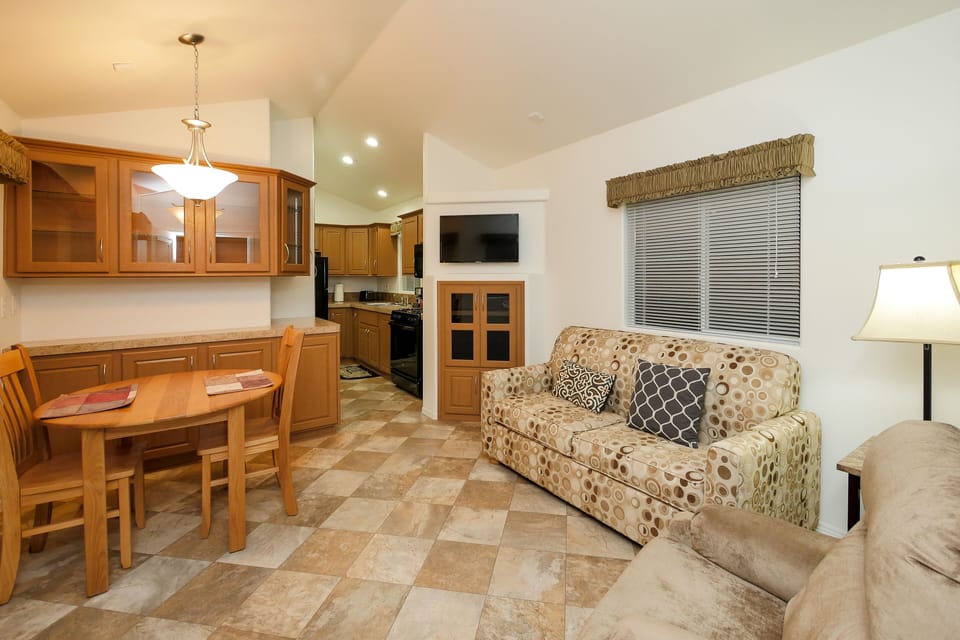 Cottage | Living area