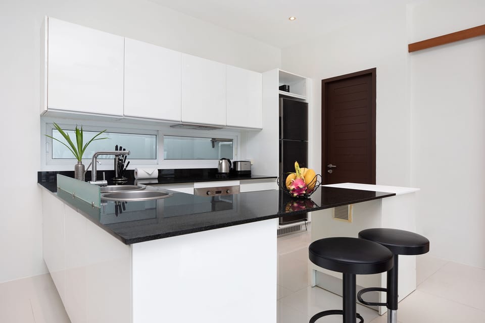 Deluxe Villa | Private kitchen | Fridge, microwave, stovetop, rice cooker