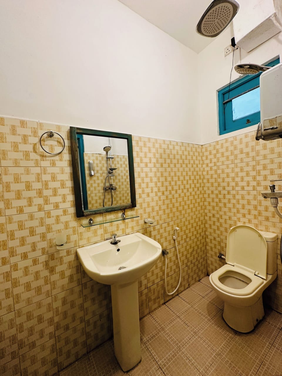Shared Dormitory, Women only | Bathroom | Shower, rainfall showerhead, free toiletries, hair dryer