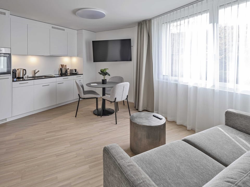 Superior Apartment | Private kitchen | Fridge, oven, stovetop, dishwasher