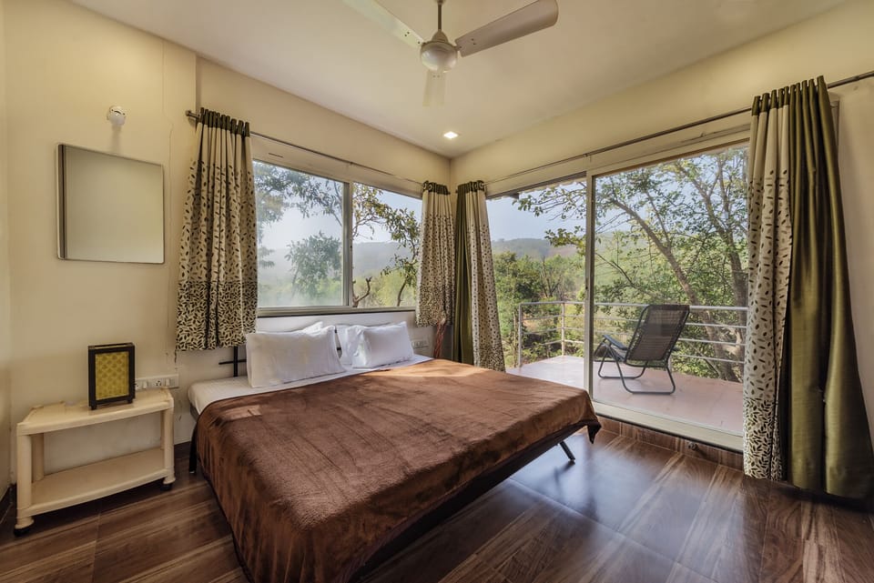 Family Cottage | 1 bedroom, desk, free WiFi, bed sheets