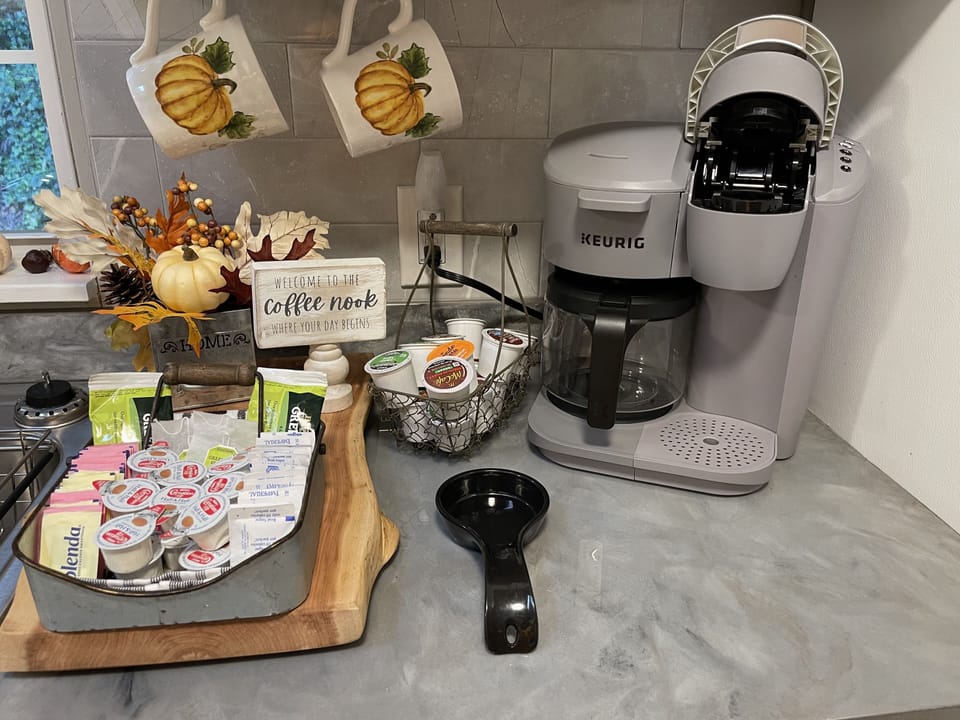 House, 4 Bedrooms | Private kitchen | Coffee/tea maker, fridge, oven, toaster