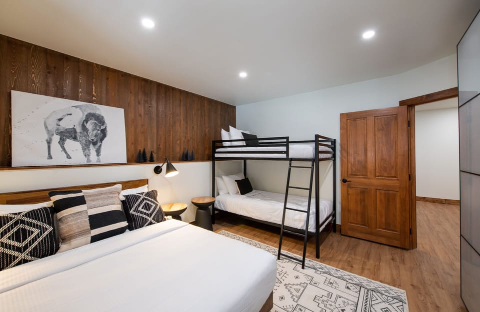 Condo, 2 Bedrooms | 2 bedrooms, iron/ironing board, WiFi (free)