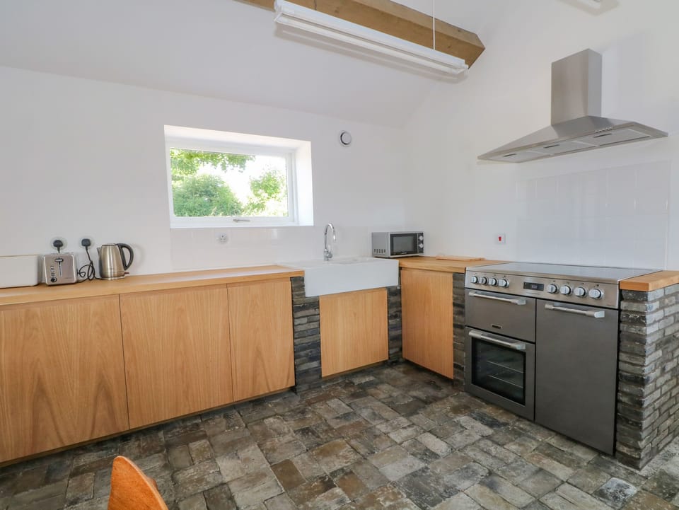 Fridge, dishwasher, electric kettle, toaster