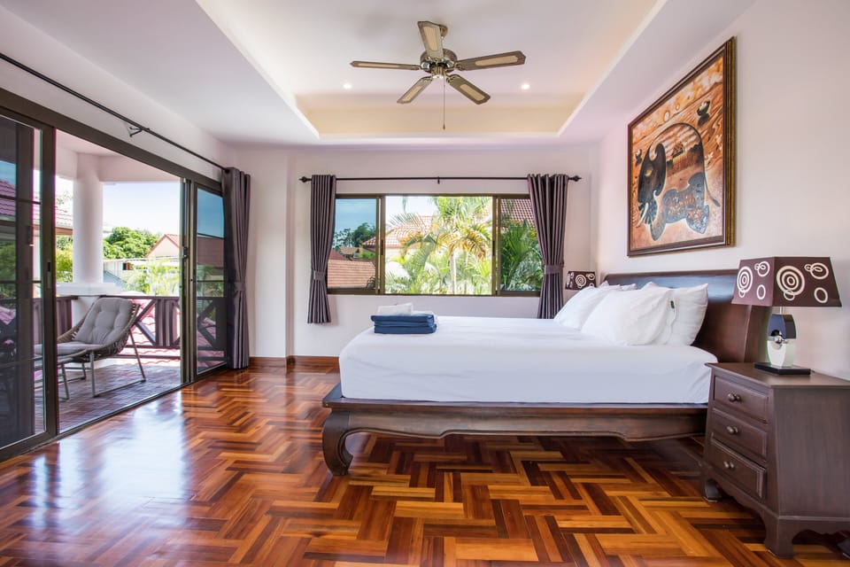 Deluxe Villa | 3 bedrooms, desk, travel crib, free WiFi