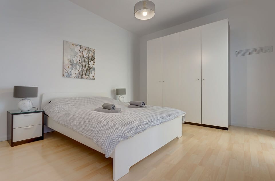 Modern Seaview Apartment, Top Location Apartment in Sliema