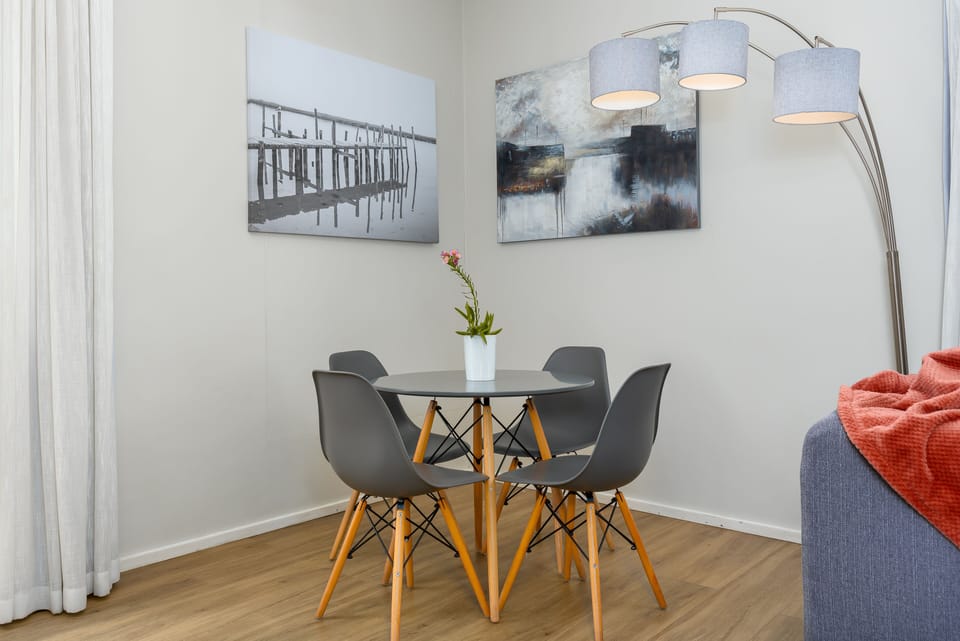 Classic Apartment | In-room dining