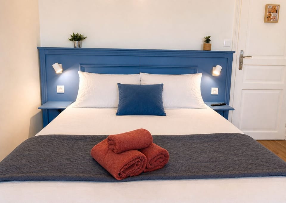 Superior Double Room | Laptop workspace, iron/ironing board, free WiFi, bed sheets