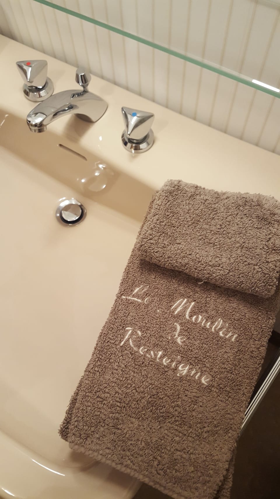 Combined shower/tub, hair dryer, towels, soap