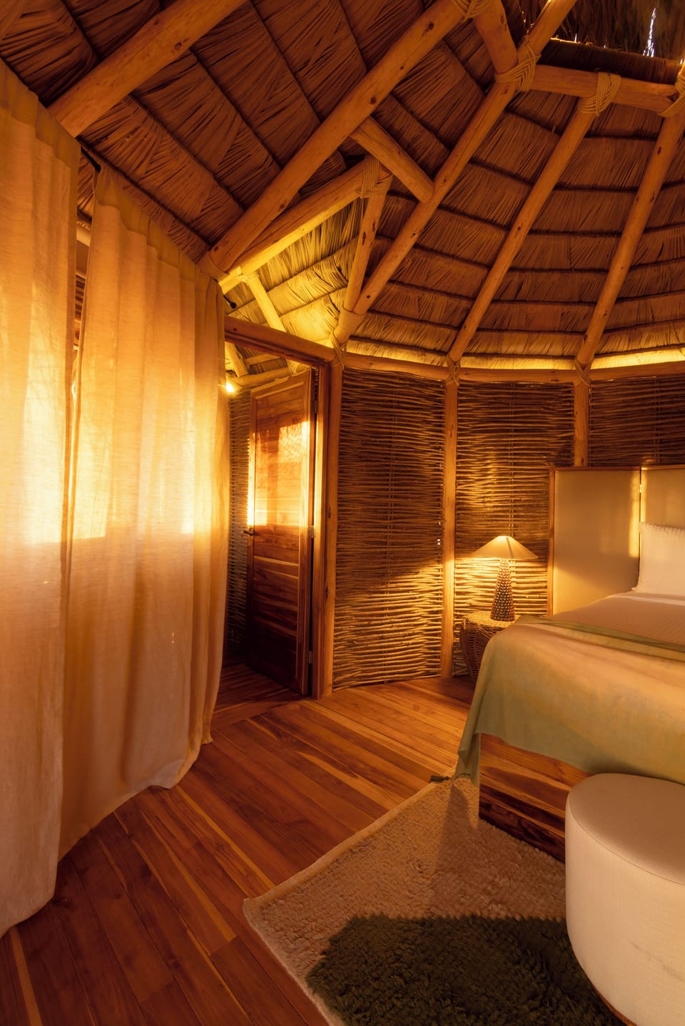 Deluxe Bungalow | Minibar, in-room safe, individually decorated, individually furnished