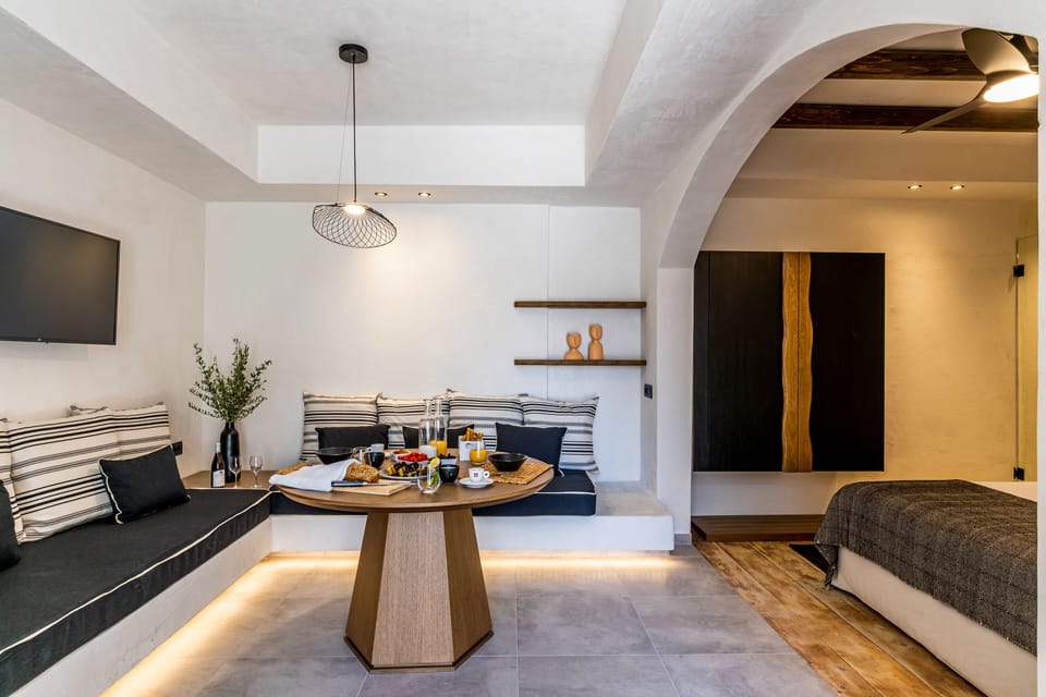 Quadruple Room | Individually decorated, soundproofing, iron/ironing board