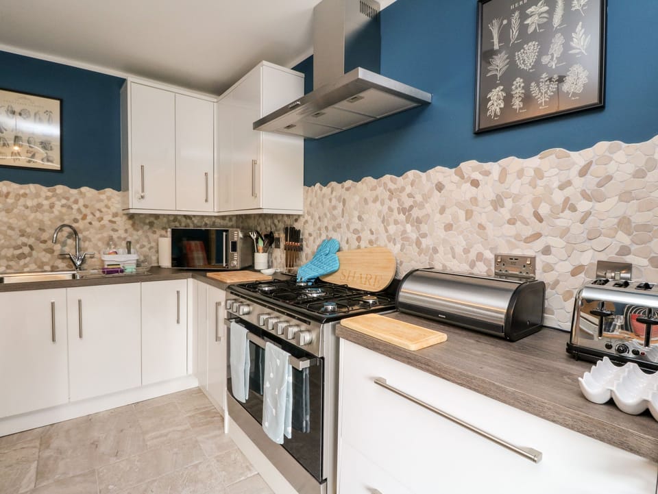 Fridge, dishwasher, electric kettle, toaster