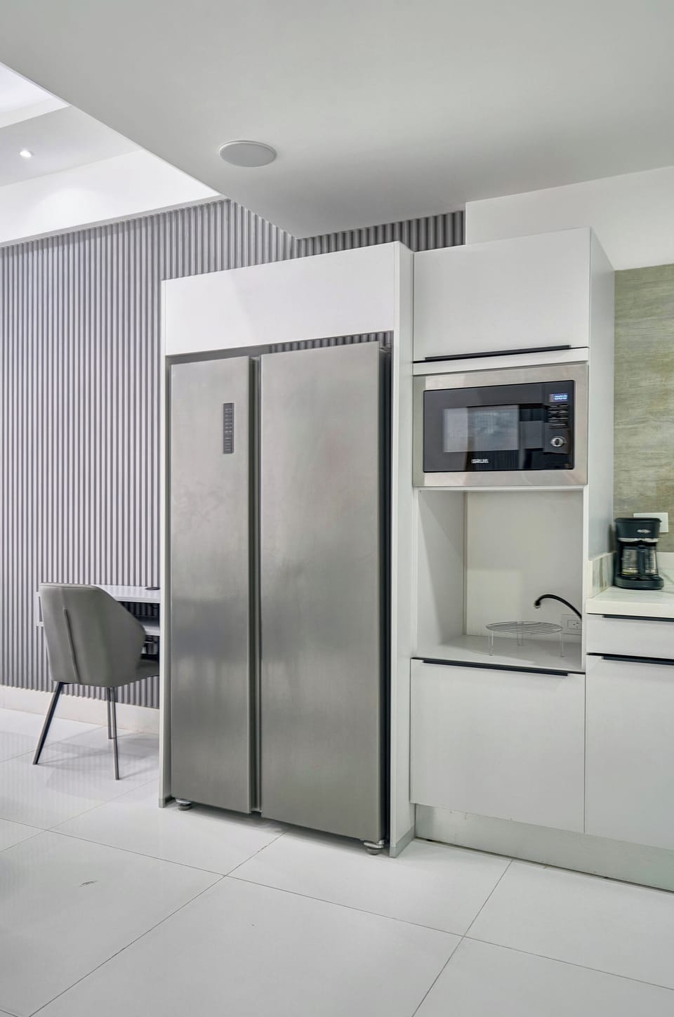 Executive Room, 1 Bedroom, Non Smoking, City View | Private kitchen | Coffee/tea maker