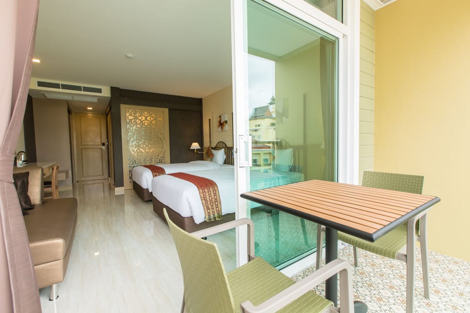Luxury Room | Living area | LCD TV