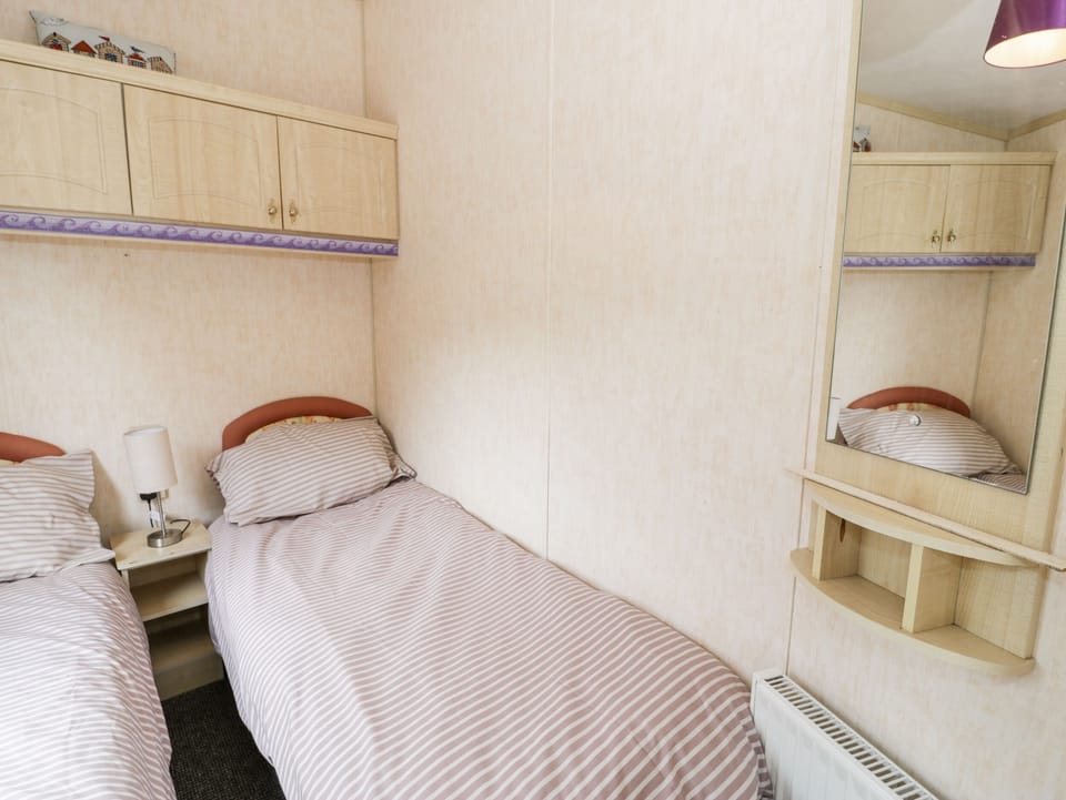 2 bedrooms, individually decorated, individually furnished, free WiFi