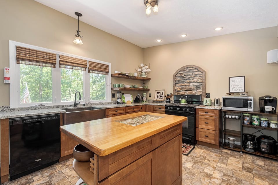 House (3 Bedrooms) | Property amenity