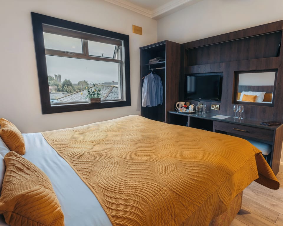 Superior Double Room (Breakfast included) | 1 bedroom, desk, iron/ironing board, free WiFi