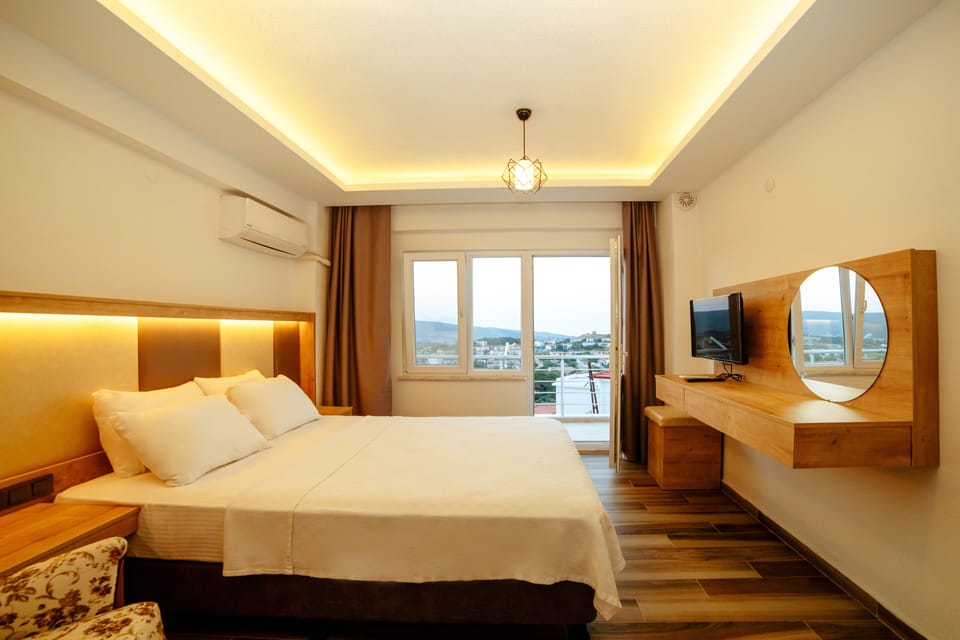 Standard Double Room, Balcony, City View | Premium bedding, minibar, WiFi (free), bed sheets