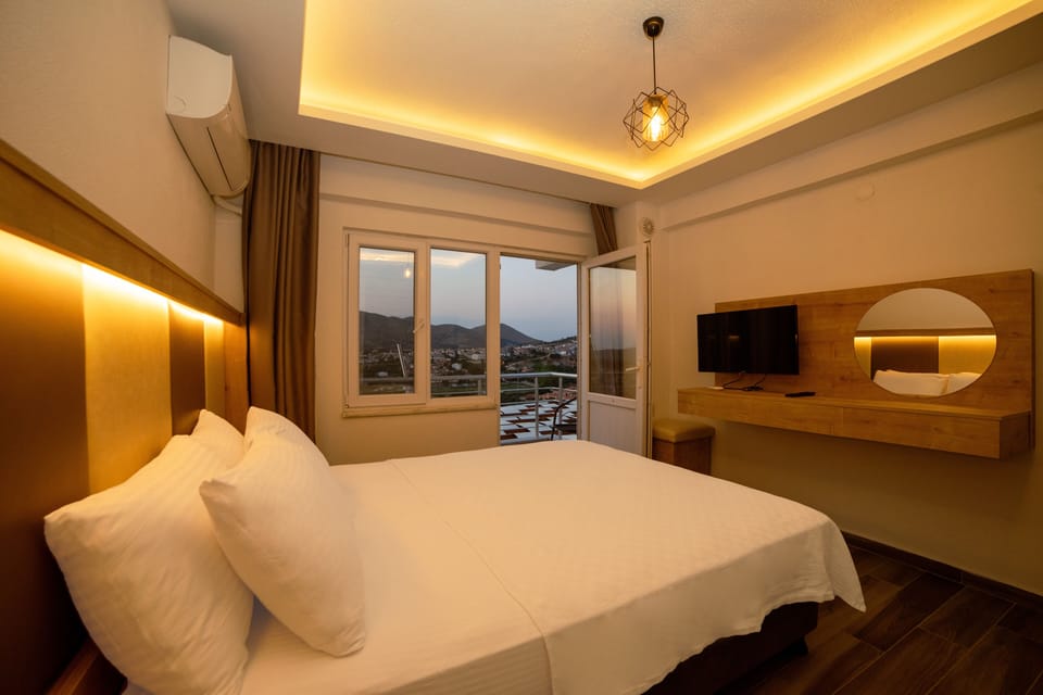 Standard Double Room, Balcony, City View | Premium bedding, minibar, WiFi (free), bed sheets