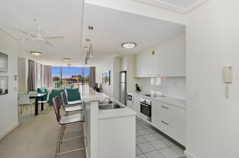 Apartment, 2 Bedrooms | Private kitchen | Full-size fridge, microwave, oven, stovetop