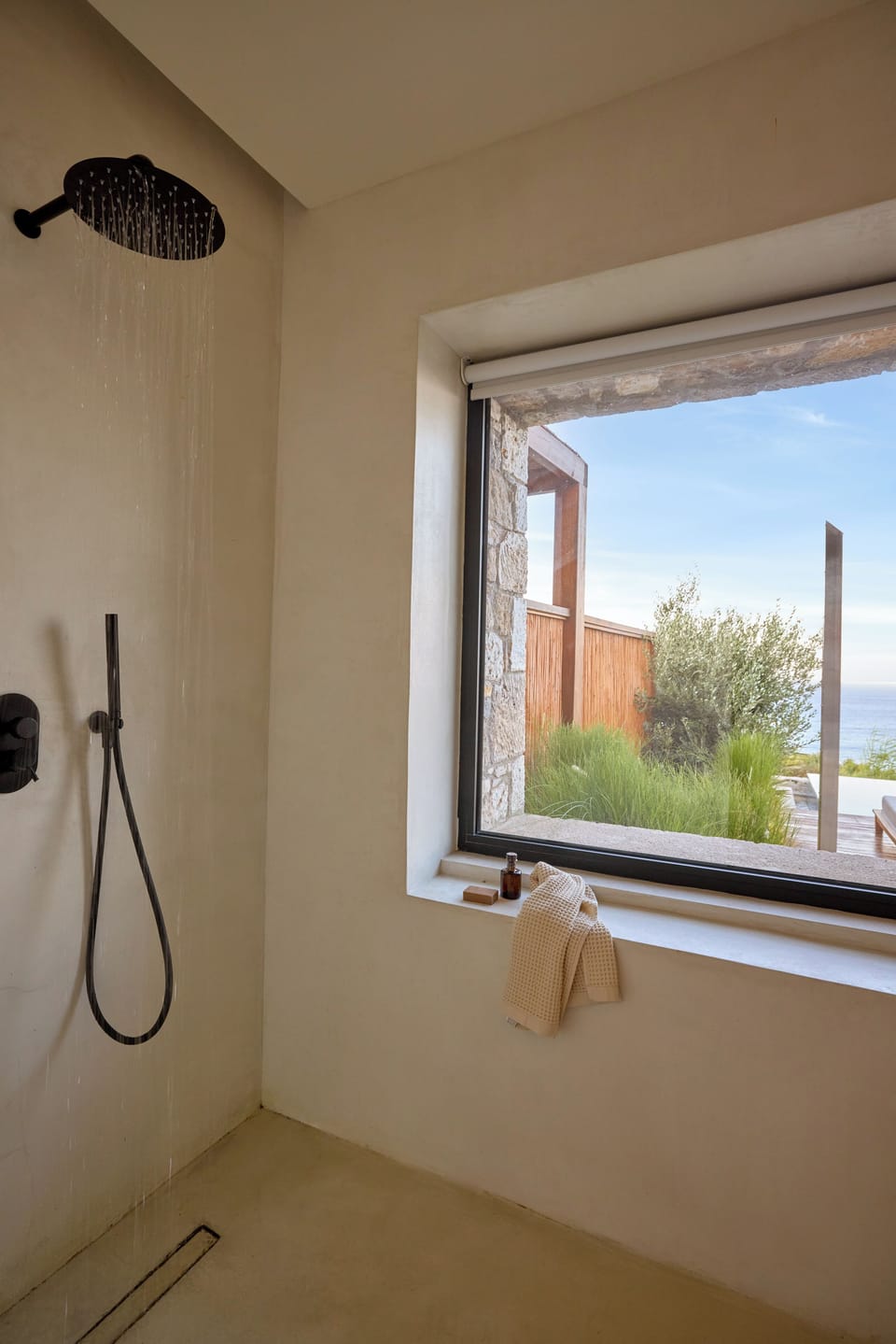 Deluxe Suite Sea View with Private Pool | Bathroom | Hair dryer, bathrobes, slippers, towels
