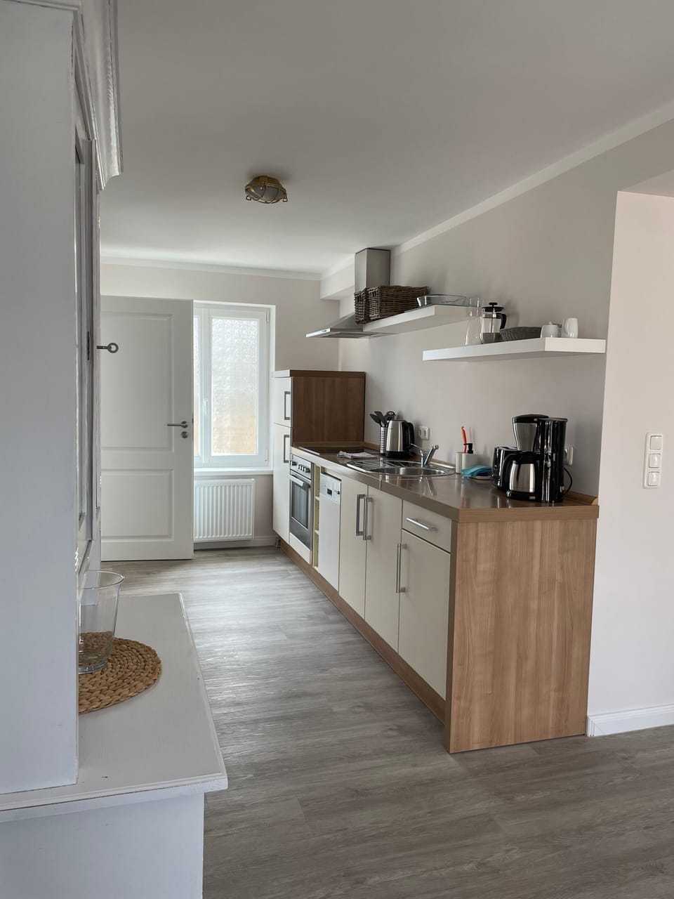 Apartment, 1 King Bed, Patio, Garden View | Private kitchen