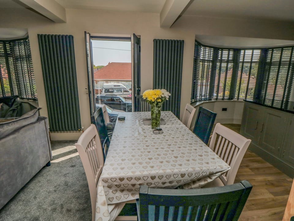 Fridge, dishwasher, electric kettle, toaster