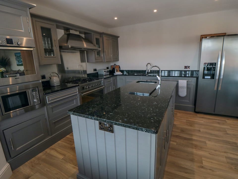 Fridge, dishwasher, electric kettle, toaster