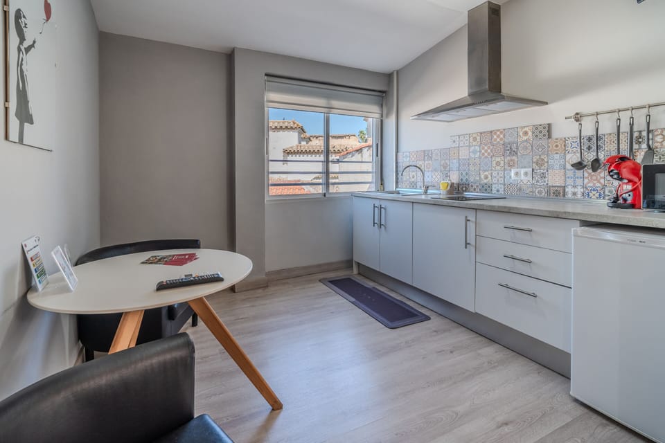 Superior Double Room, Ensuite | Dining