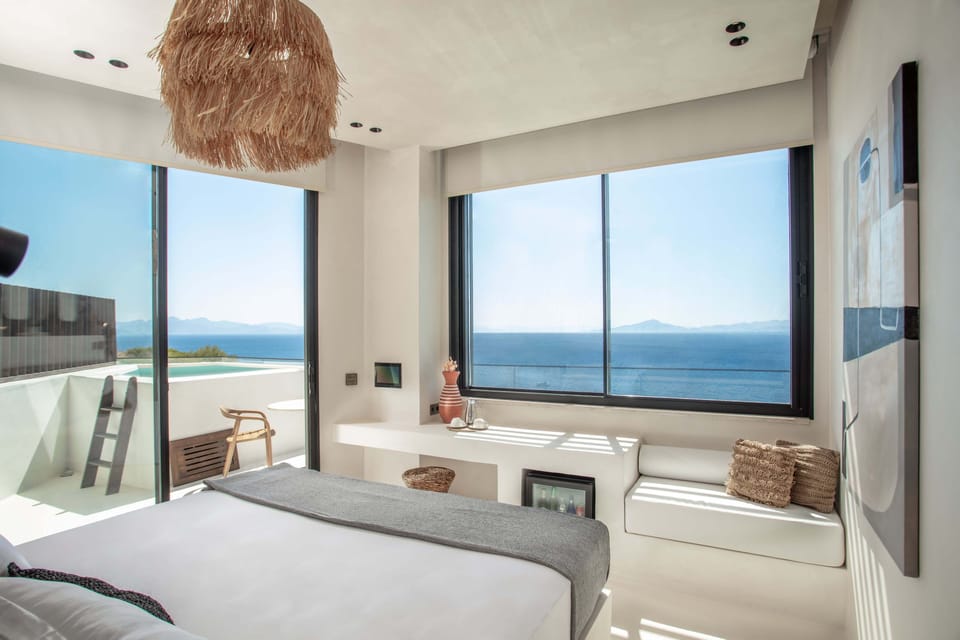 Luxury Double Room, 1 Queen Bed, Sea View | Egyptian cotton sheets, premium bedding, memory foam beds, minibar