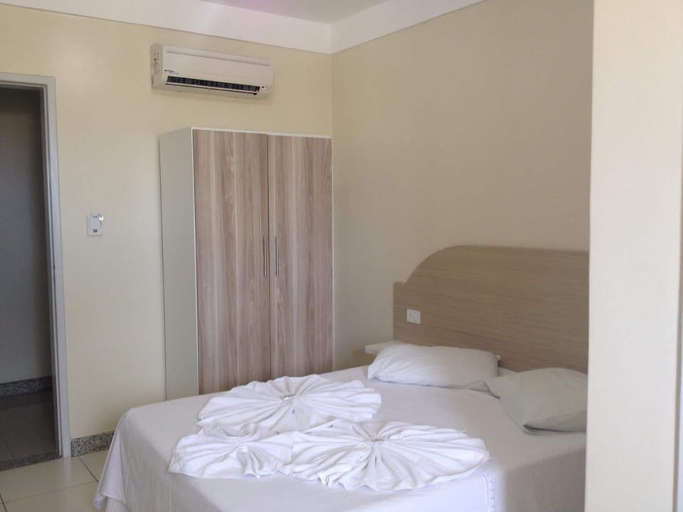 Minibar, desk, free WiFi, bed sheets