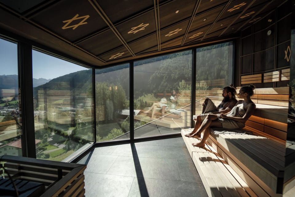 Sauna, steam room, sports massages, massages