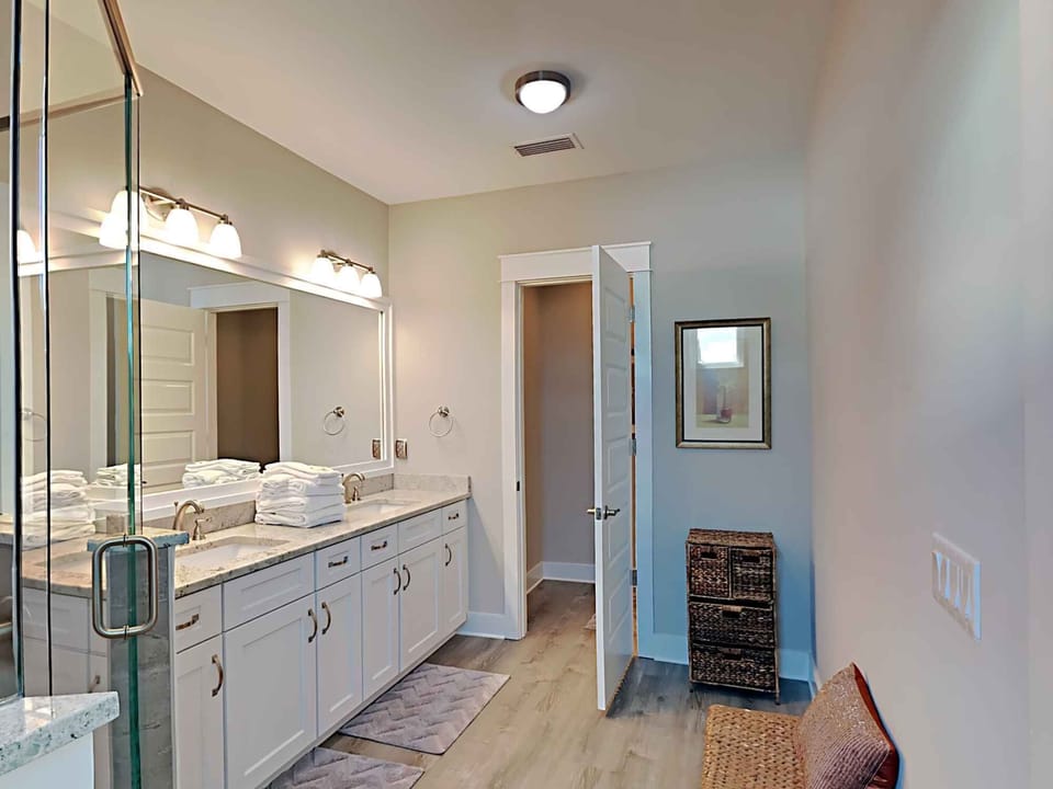 Sunshine Vacation Home by Southern Vacation Rentals House in Miramar Beach