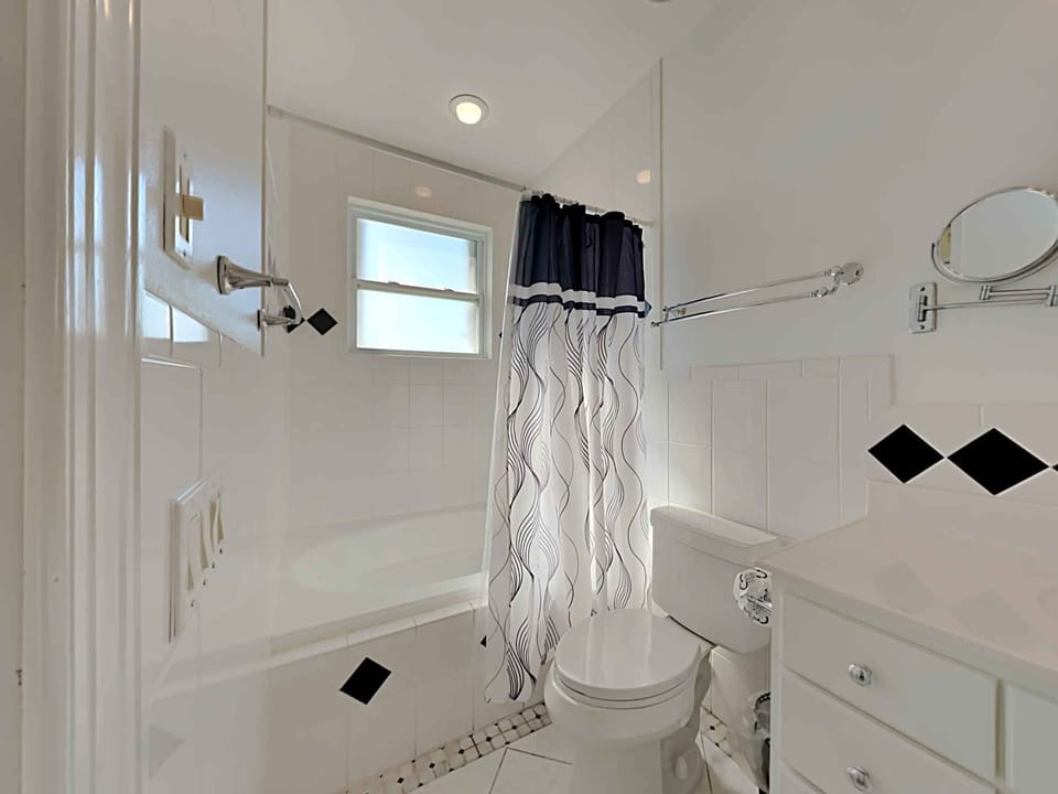 Lazy Urchin Seaclusion by Southern Vacation Rentals House in Pensacola Beach