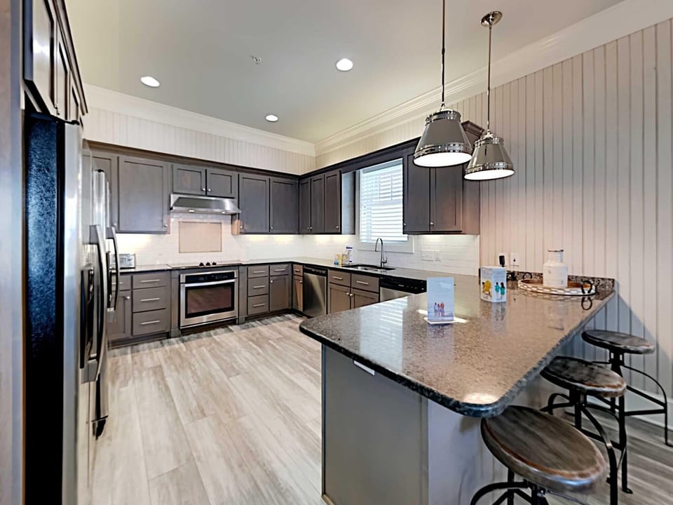 Studio (Multiple Bedrooms) | Property amenity