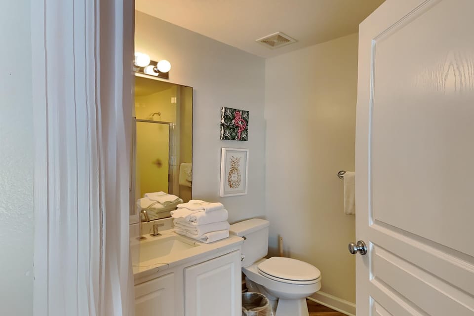 Crystal View #303 by Southern Vacation Rentals Apartment in Miramar Beach